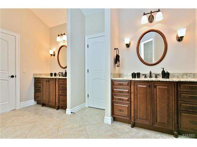 1025 Stonecastle Dr, O'fallon, MO 63366 photo 23