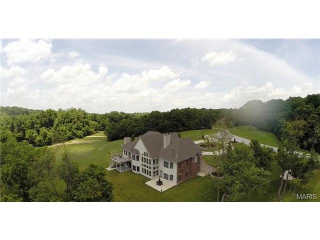 1025 Stonecastle Dr, O'fallon, MO 63366 photo 2