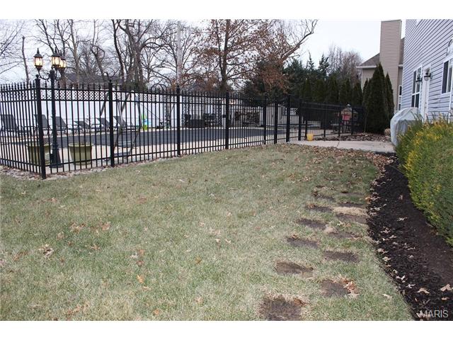 208 Pointe Lucerne Ct, Ballwin, MO 63011 photo 39