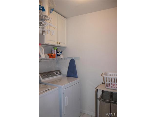208 Pointe Lucerne Ct, Ballwin, MO 63011 photo 25