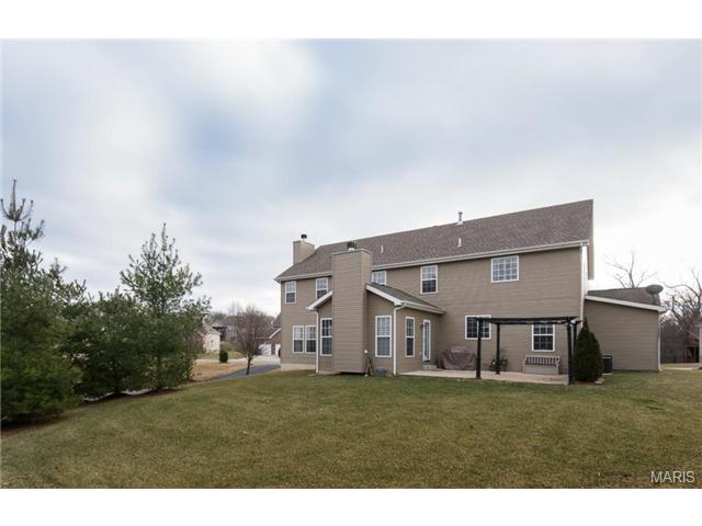 121 Fox Haven Dr, O'fallon, MO 63368 photo 2