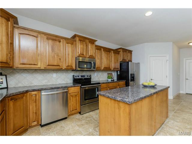910 Bullpen Dr, O'fallon, MO 63366 photo 4