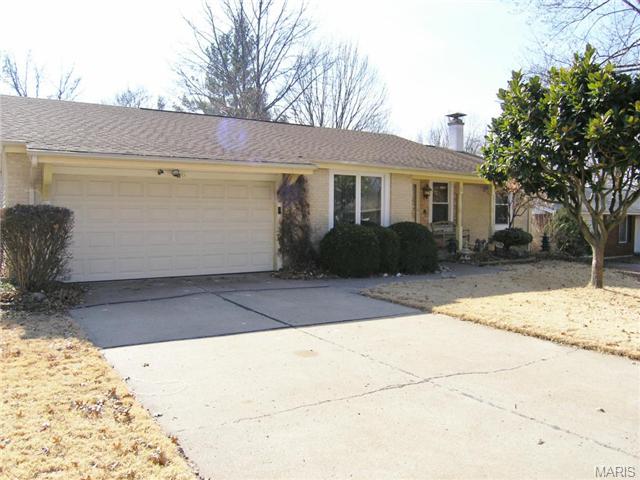 6 Canoebrook Dr, Black Jack, MO 63033 photo 2