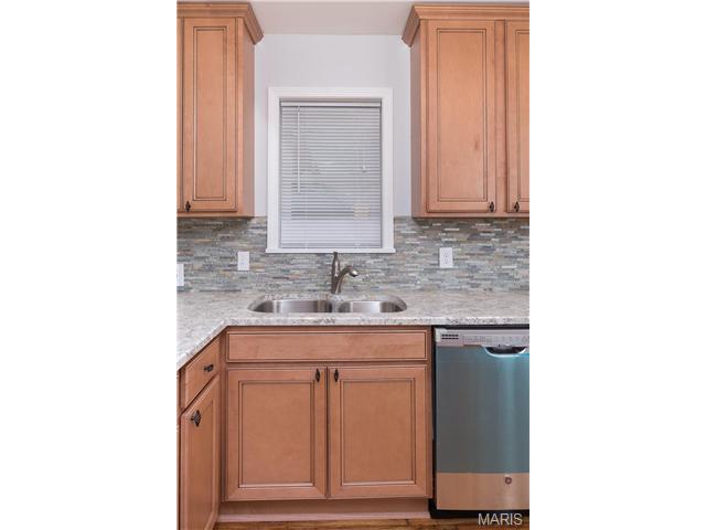 6744 Devonshire Ave, Saint Louis, MO 63109 photo 3