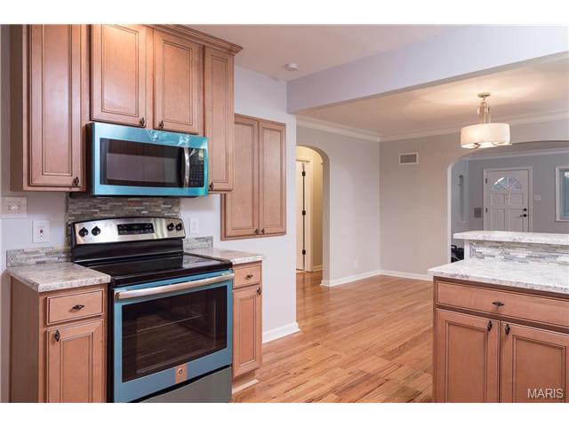 6744 Devonshire Ave, Saint Louis, MO 63109 photo 5