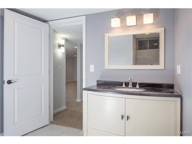 6744 Devonshire Ave, Saint Louis, MO 63109 photo 13