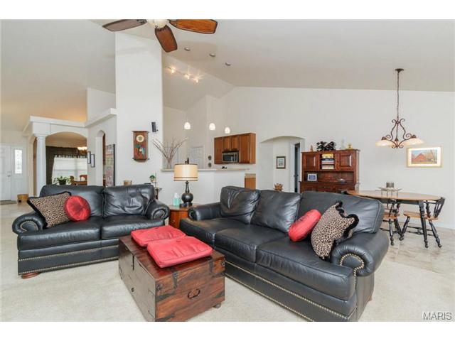 183 Roxbury Dr, O'fallon, MO 63366 photo 11
