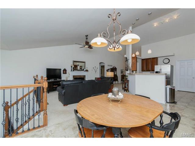 183 Roxbury Dr, O'fallon, MO 63366 photo 15