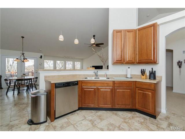 183 Roxbury Dr, O'fallon, MO 63366 photo 18