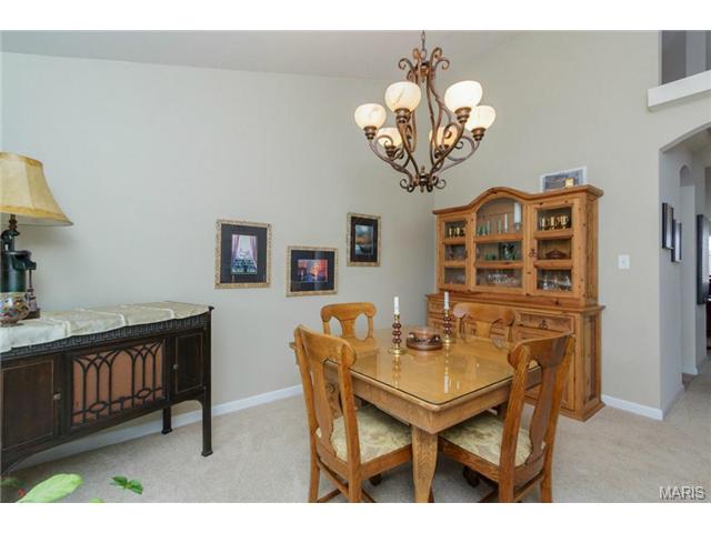 183 Roxbury Dr, O'fallon, MO 63366 photo 9