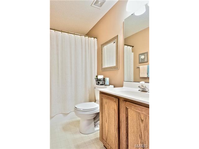 1926 Royal Heir Dr, O'fallon, MO 63366 photo 17