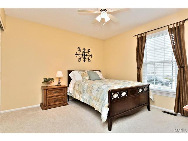 1926 Royal Heir Dr, O'fallon, MO 63366 photo 15