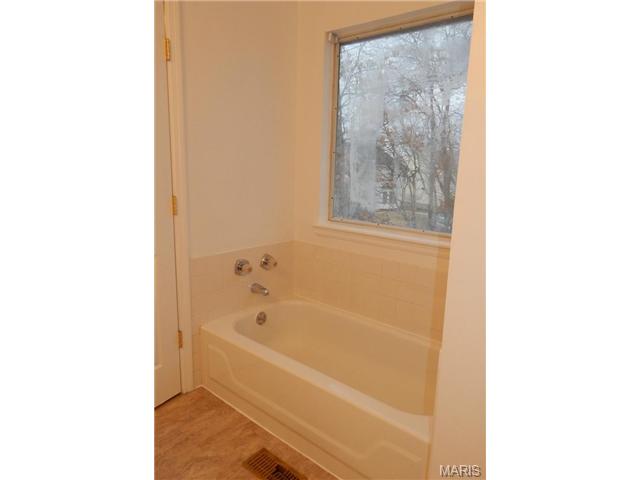 794 Spring Hill Farm Dr, Ballwin, MO 63021 photo 21
