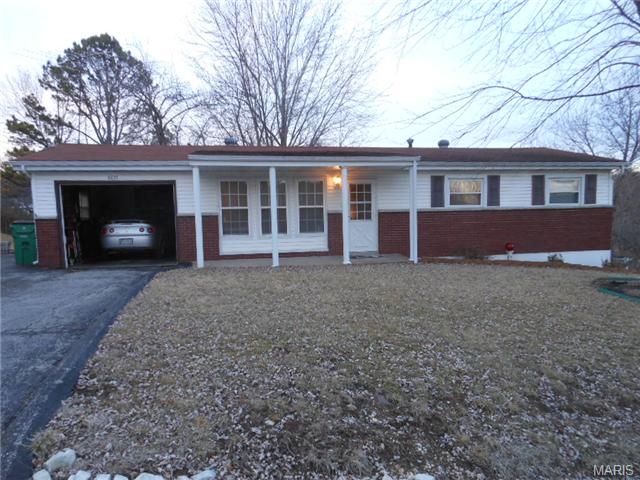 3017 E Rainbow Dr, High Ridge, MO 63049 photo 1