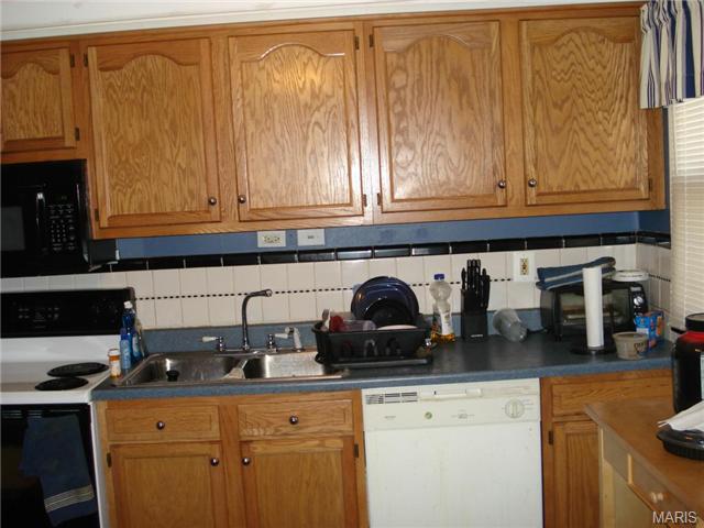 1109 Kilgore Dr, Saint Louis, MO 63137 photo 7