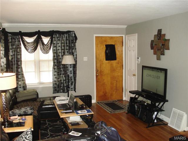 1109 Kilgore Dr, Saint Louis, MO 63137 photo 3