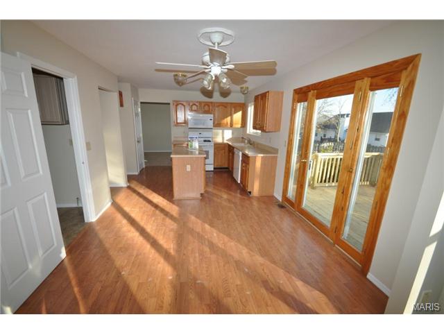 1338 Apple Valley Dr, O'fallon, MO 63366 photo 3