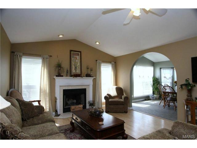 7546 Cinnamon Teal Dr, O'fallon, MO 63368 photo 2