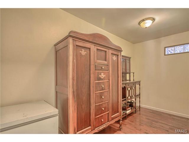 1280 Mautenne Dr, Ballwin, MO 63021 photo 9