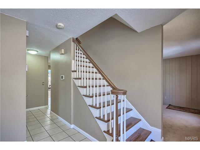 1280 Mautenne Dr, Ballwin, MO 63021 photo 4