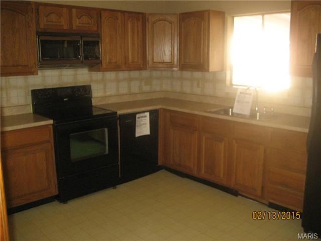 404 Saint Matthew Ave, O'fallon, MO 63366 photo 3