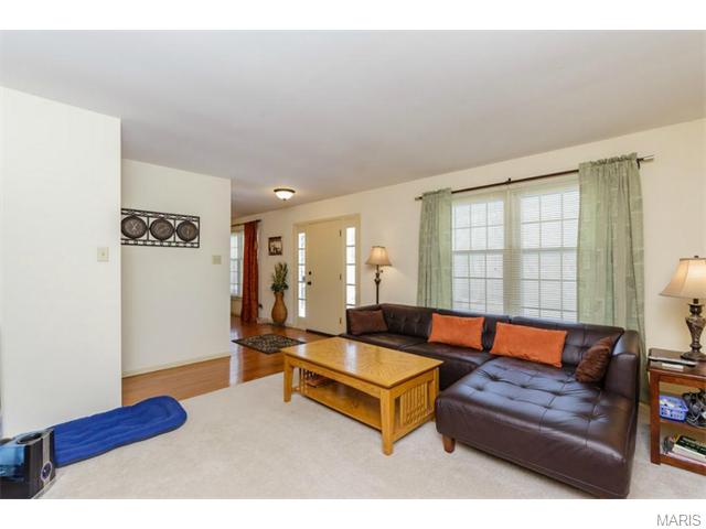 910 Gervas, Ballwin, MO 63021 photo 8
