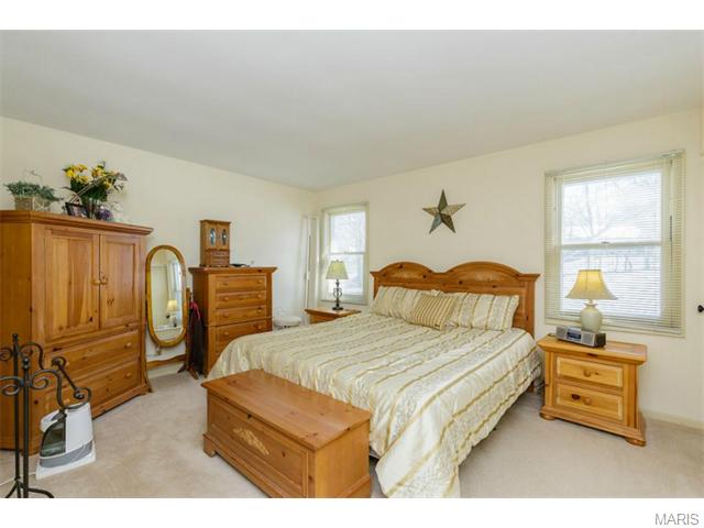 910 Gervas, Ballwin, MO 63021 photo 14