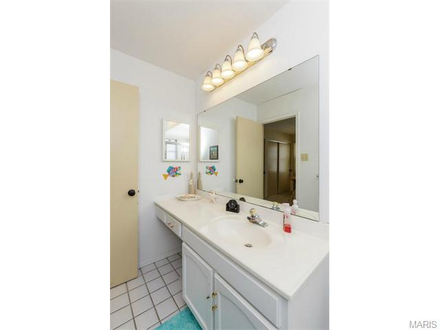 910 Gervas, Ballwin, MO 63021 photo 16