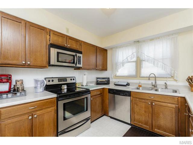 910 Gervas, Ballwin, MO 63021 photo 5