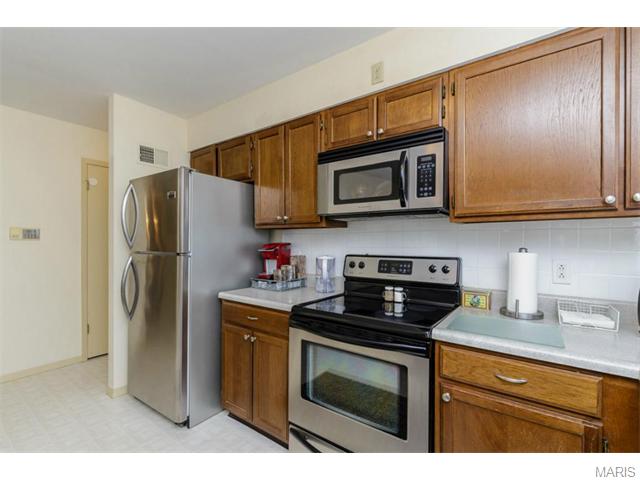 910 Gervas, Ballwin, MO 63021 photo 7