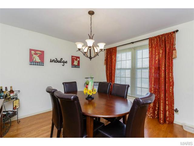 910 Gervas, Ballwin, MO 63021 photo 2