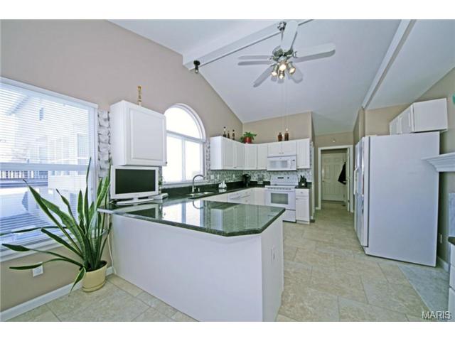 407 Valley Mnr, Ballwin, MO 63021 photo 8