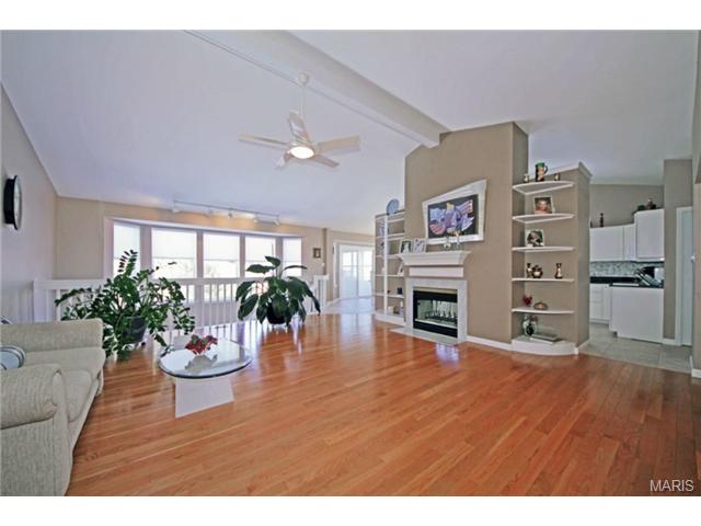 407 Valley Mnr, Ballwin, MO 63021 photo 3