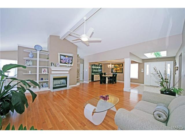407 Valley Mnr, Ballwin, MO 63021 photo 4