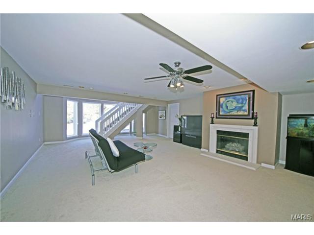 407 Valley Mnr, Ballwin, MO 63021 photo 13