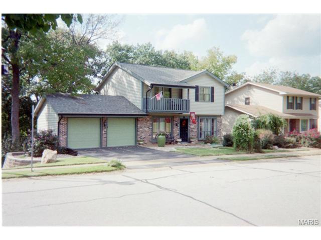 196 Walden Dr, Eureka, MO 63025 photo 1