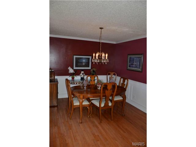 196 Walden Dr, Eureka, MO 63025 photo 10