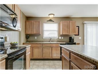 974 Tilestone Dr, O'fallon, MO 63366 photo 8