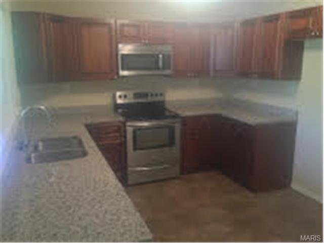 3329 Cavan Dr, Saint Ann, MO 63074 photo 5