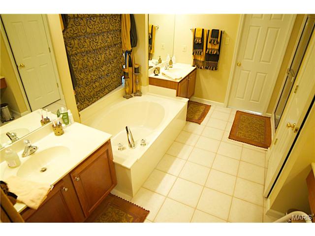 954 Sheffield Forest Ct, Ballwin, MO 63021 photo 31