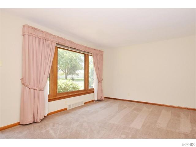 114 Ivy Ct, Ballwin, MO 63011 photo 8