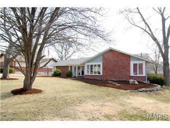 478 Manorcrest, Ballwin, MO 63011 photo 2