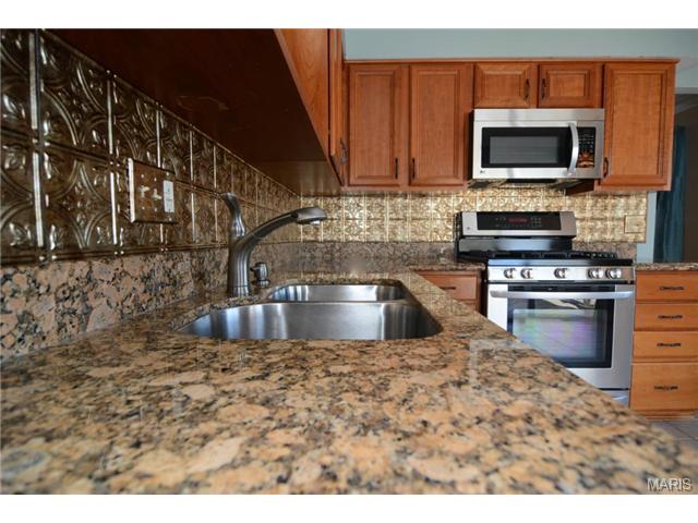 509 Oakton Rdg, Ballwin, MO 63021 photo 5