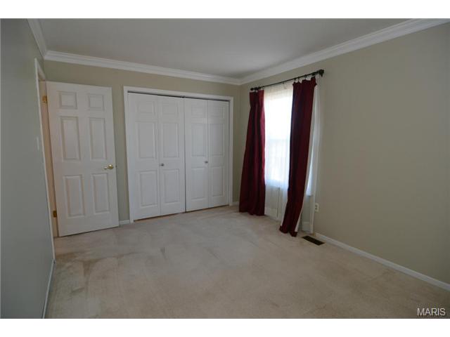 509 Oakton Rdg, Ballwin, MO 63021 photo 25