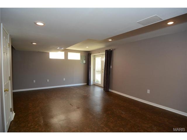 509 Oakton Rdg, Ballwin, MO 63021 photo 35