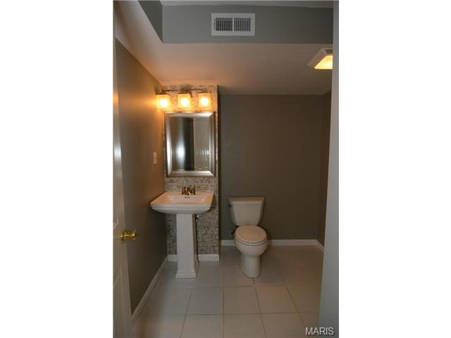 509 Oakton Rdg, Ballwin, MO 63021 photo 32