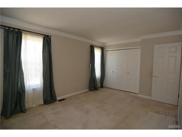 509 Oakton Rdg, Ballwin, MO 63021 photo 18