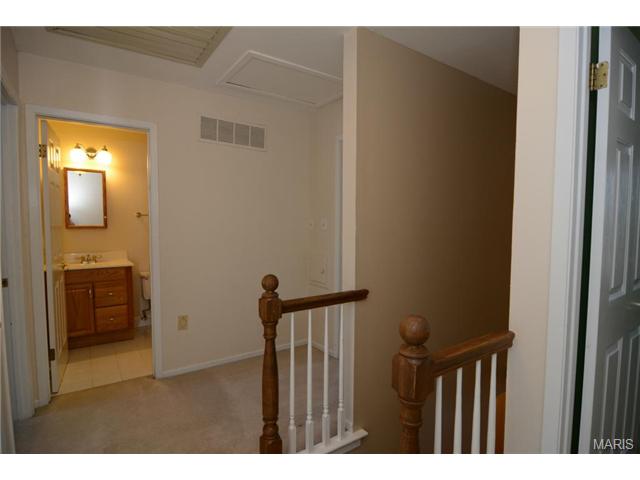 509 Oakton Rdg, Ballwin, MO 63021 photo 16