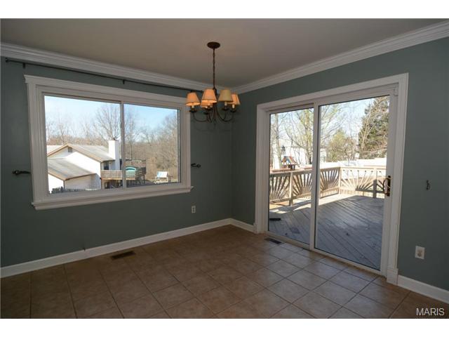 509 Oakton Rdg, Ballwin, MO 63021 photo 4