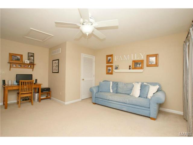 428 Covered Bridge Ln, O'fallon, MO 63368 photo 12